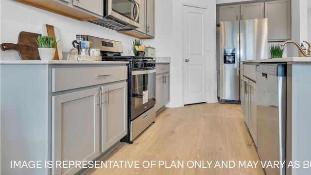 121 Mustange CIR, Buda, TX 78610