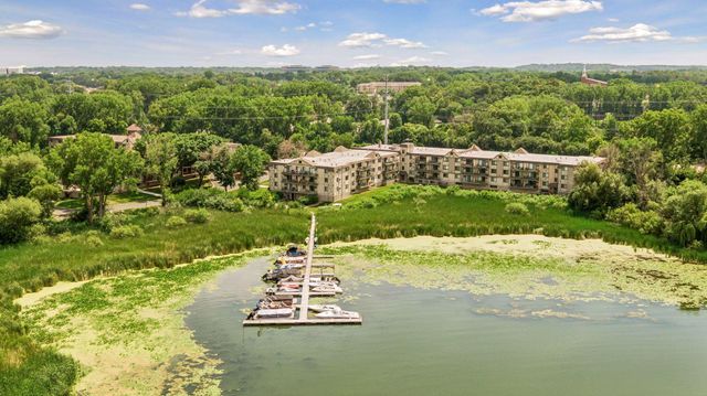 1304 W Medicine Lake Drive 320, Plymouth, MN 55441