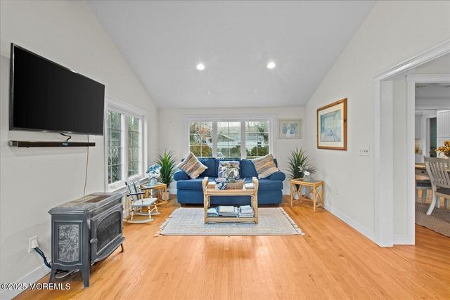 80 Oak Knoll Road, Waretown, NJ 08758