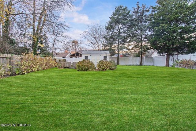 80 Oak Knoll Road, Waretown, NJ 08758