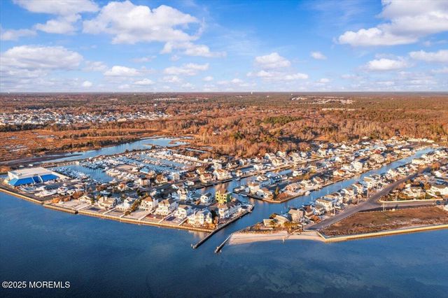 80 Oak Knoll Road, Waretown, NJ 08758