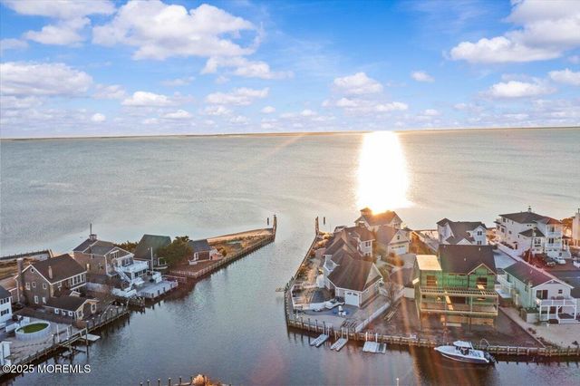 80 Oak Knoll Road, Waretown, NJ 08758