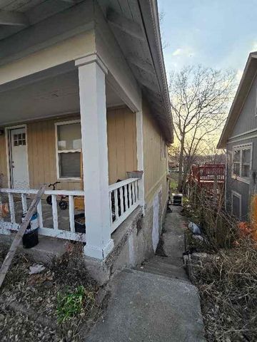 1418 HARDESTY Avenue, Kansas City, MO 64127