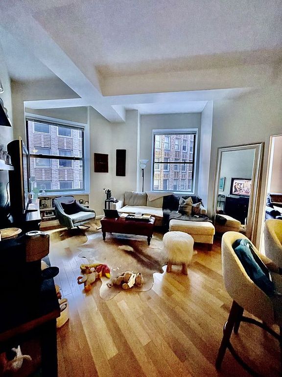 99 John St Apt 506, New York City, NY 10038