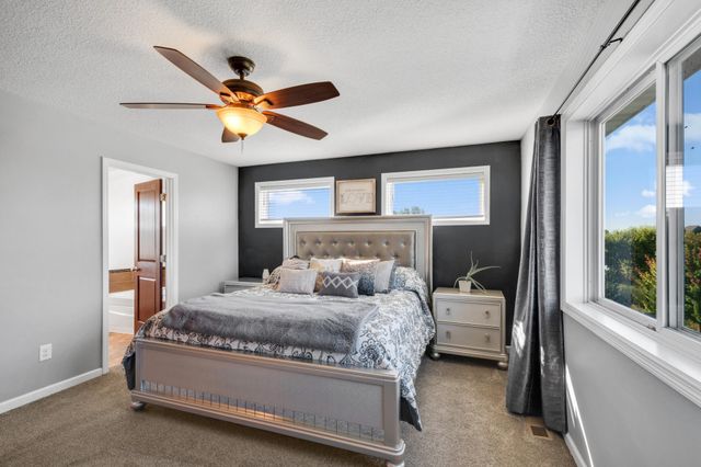 19697 Deerbrooke Path, Farmington, MN 55024