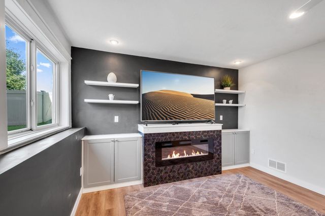 19697 Deerbrooke Path, Farmington, MN 55024