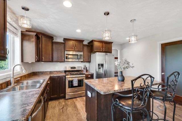 19697 Deerbrooke Path, Farmington, MN 55024