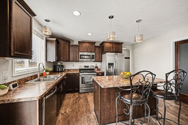 19697 Deerbrooke Path, Farmington, MN 55024