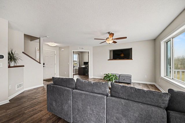 19697 Deerbrooke Path, Farmington, MN 55024