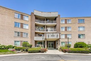 900 E Wilmette Road 205, Palatine, IL 60074