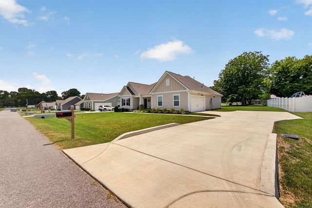 620 Brookside Dr, Mount Pleasant, TN 38474