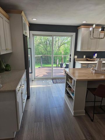 200 Fairbrook Drive, Waunakee, WI 53597
