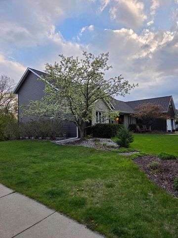 200 Fairbrook Drive, Waunakee, WI 53597