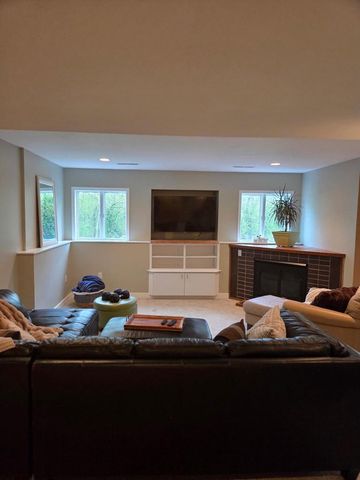 200 Fairbrook Drive, Waunakee, WI 53597