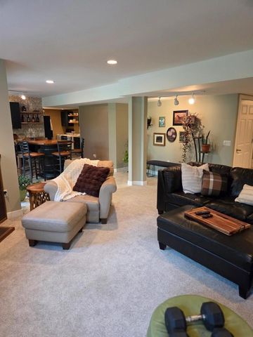 200 Fairbrook Drive, Waunakee, WI 53597