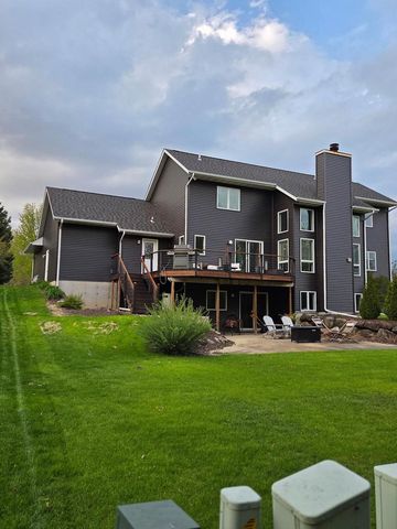 200 Fairbrook Drive, Waunakee, WI 53597