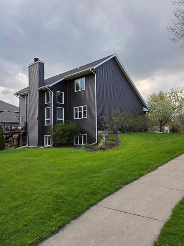 200 Fairbrook Drive, Waunakee, WI 53597