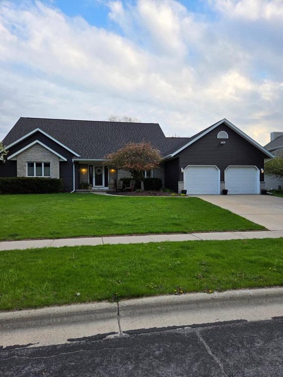 200 Fairbrook Drive, Waunakee, WI 53597