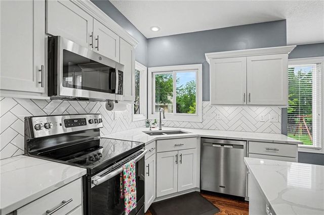 8306 W 128th Street, Overland Park, KS 66213