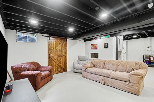8306 W 128th Street, Overland Park, KS 66213