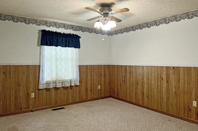 207 Spence Ln, Franklin, KY 42134