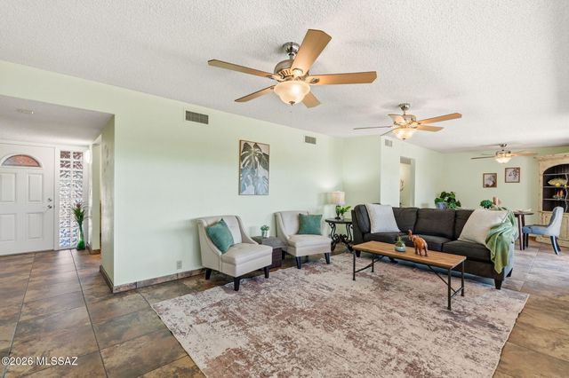 4521 N Meadow Lane, Tucson, AZ 85749