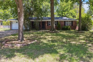 713 Plaza Drive, Fort Worth, TX 76140