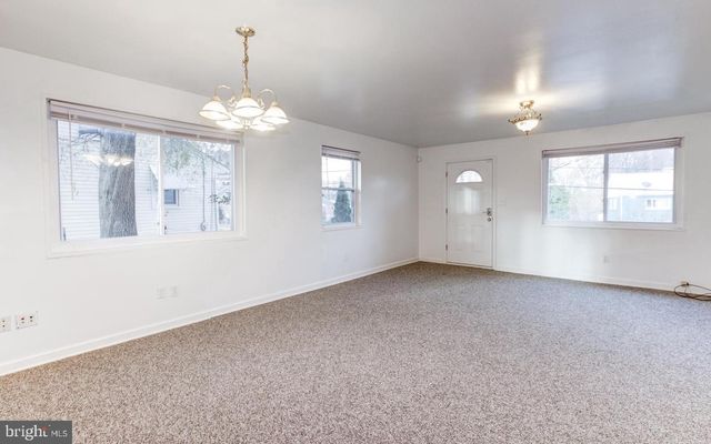 5907 LONGFELLOW ST, Riverdale, MD 20737