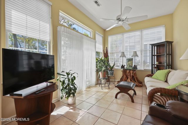 78 Oakmont Lane, Jackson, NJ 08527