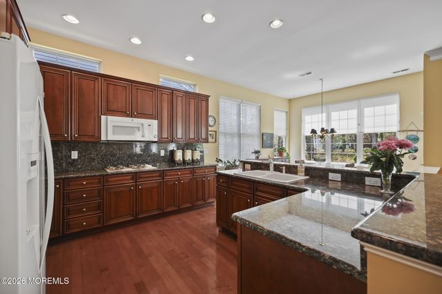 78 Oakmont Lane, Jackson, NJ 08527