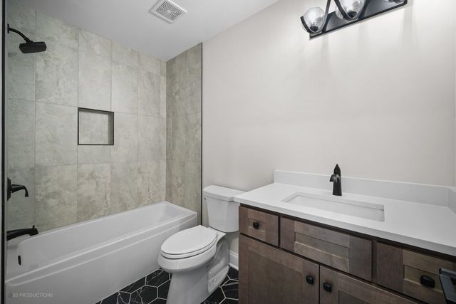 9318 Pleasant Avenue, Tinley Park, IL 60487