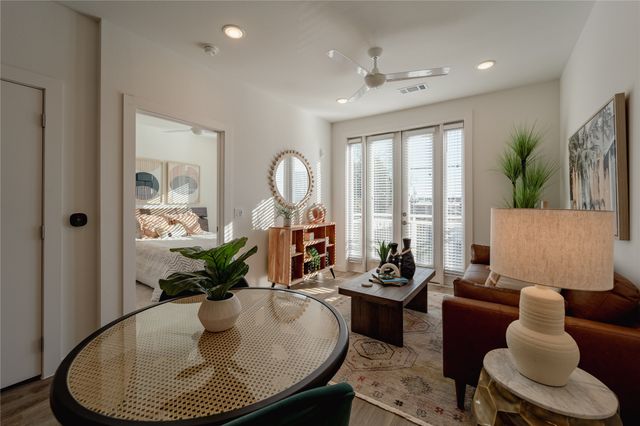 105 S Bishop Avenue 105-2319, Dallas, TX 75208