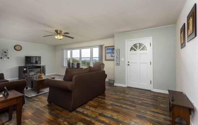 161 S Hillcrest Drive, Spring City, TN 37381