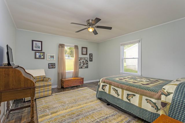 161 S Hillcrest Drive, Spring City, TN 37381