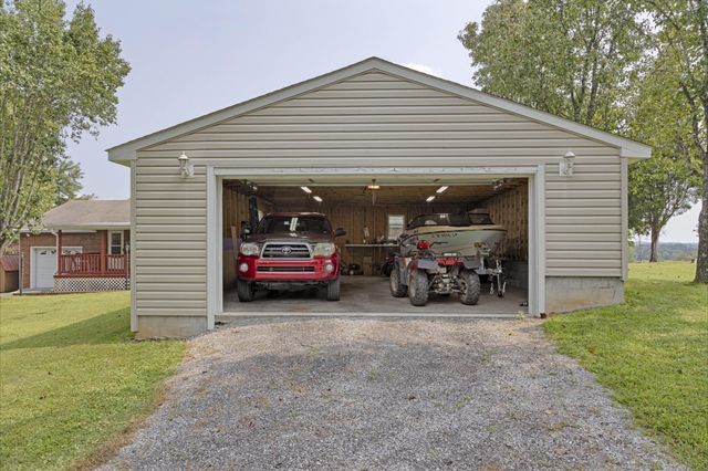 161 S Hillcrest Drive, Spring City, TN 37381