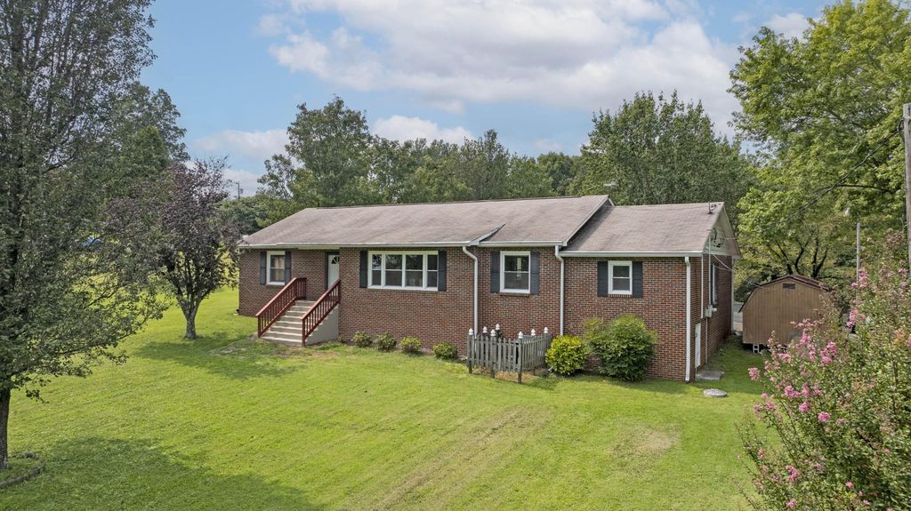 161 S Hillcrest Drive, Spring City, TN 37381