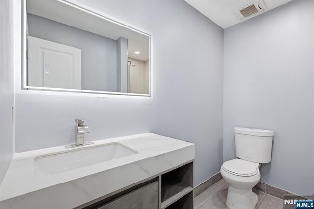 41 N Franklin Turnpike L, Ramsey, NJ 07446