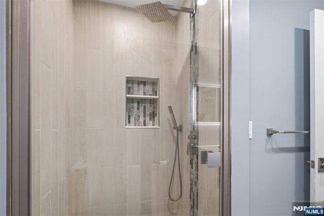 41 N Franklin Turnpike L, Ramsey, NJ 07446