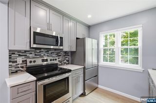 41 N Franklin Turnpike L, Ramsey, NJ 07446