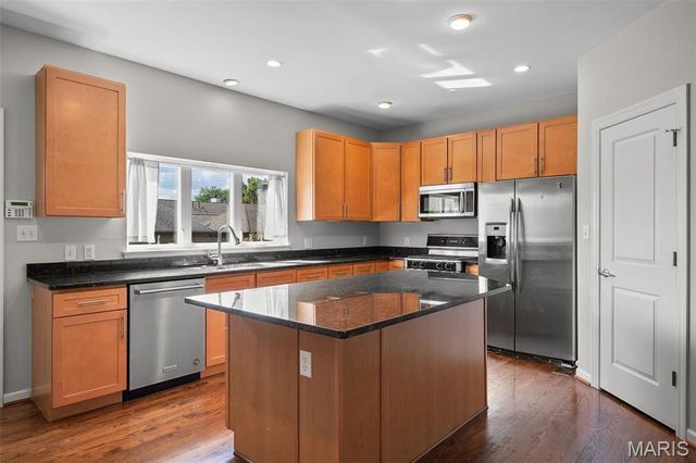 4104 Olive Street, St Louis, MO 63108