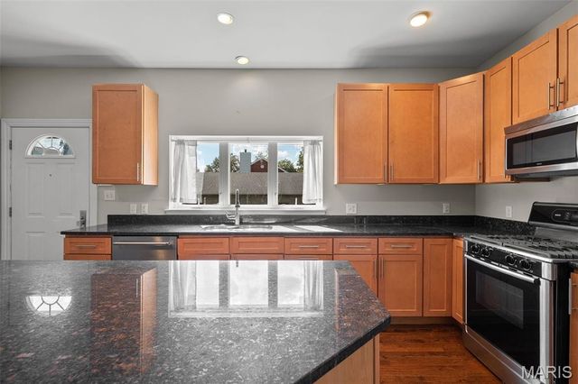 4104 Olive Street, St Louis, MO 63108