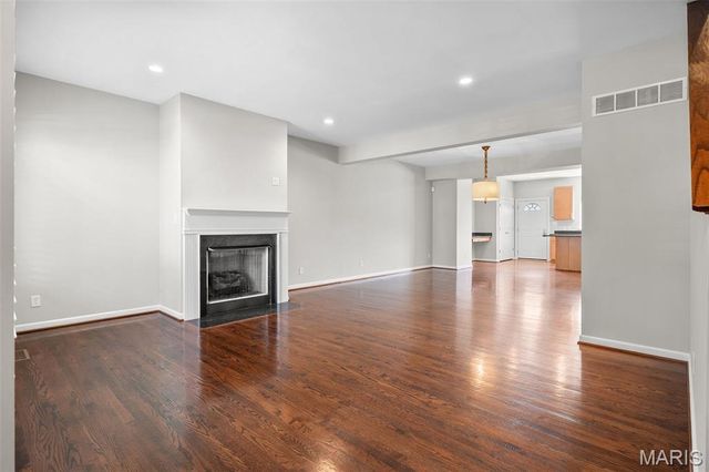 4104 Olive Street, St Louis, MO 63108