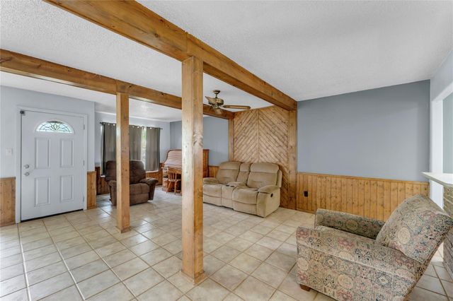 210 N River Oaks DR, Burnet, TX 78611