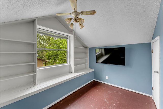 210 N River Oaks DR, Burnet, TX 78611