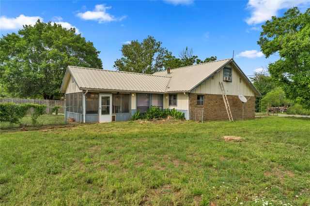 210 N River Oaks DR, Burnet, TX 78611