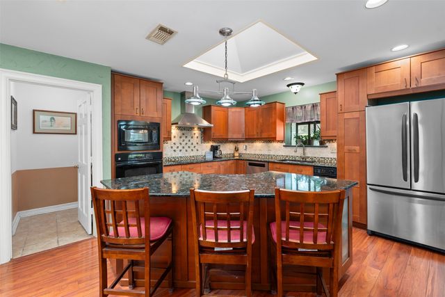 900 Forest Hill Court, Cedar Hill, TX 75104