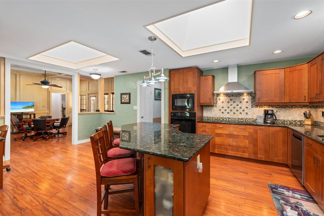 900 Forest Hill Court, Cedar Hill, TX 75104
