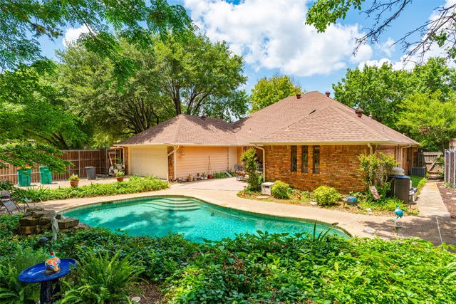 900 Forest Hill Court, Cedar Hill, TX 75104