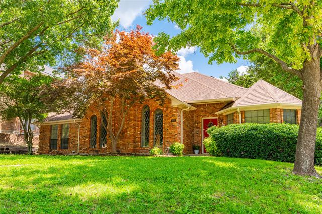 900 Forest Hill Court, Cedar Hill, TX 75104