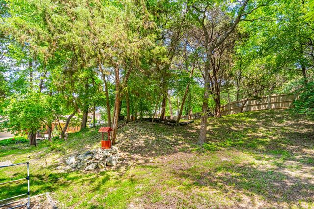 900 Forest Hill Court, Cedar Hill, TX 75104